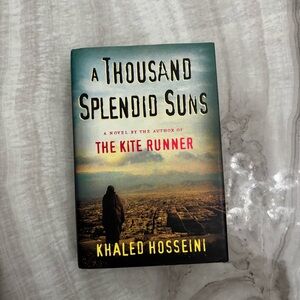 A Thousand Splendid Suns Hardcover Book